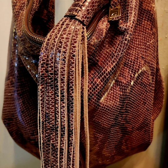 Elegant Snakeskin Patterned Bag - Picture 1 of 3